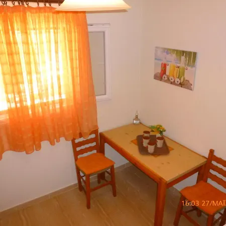 Niki Apartment *